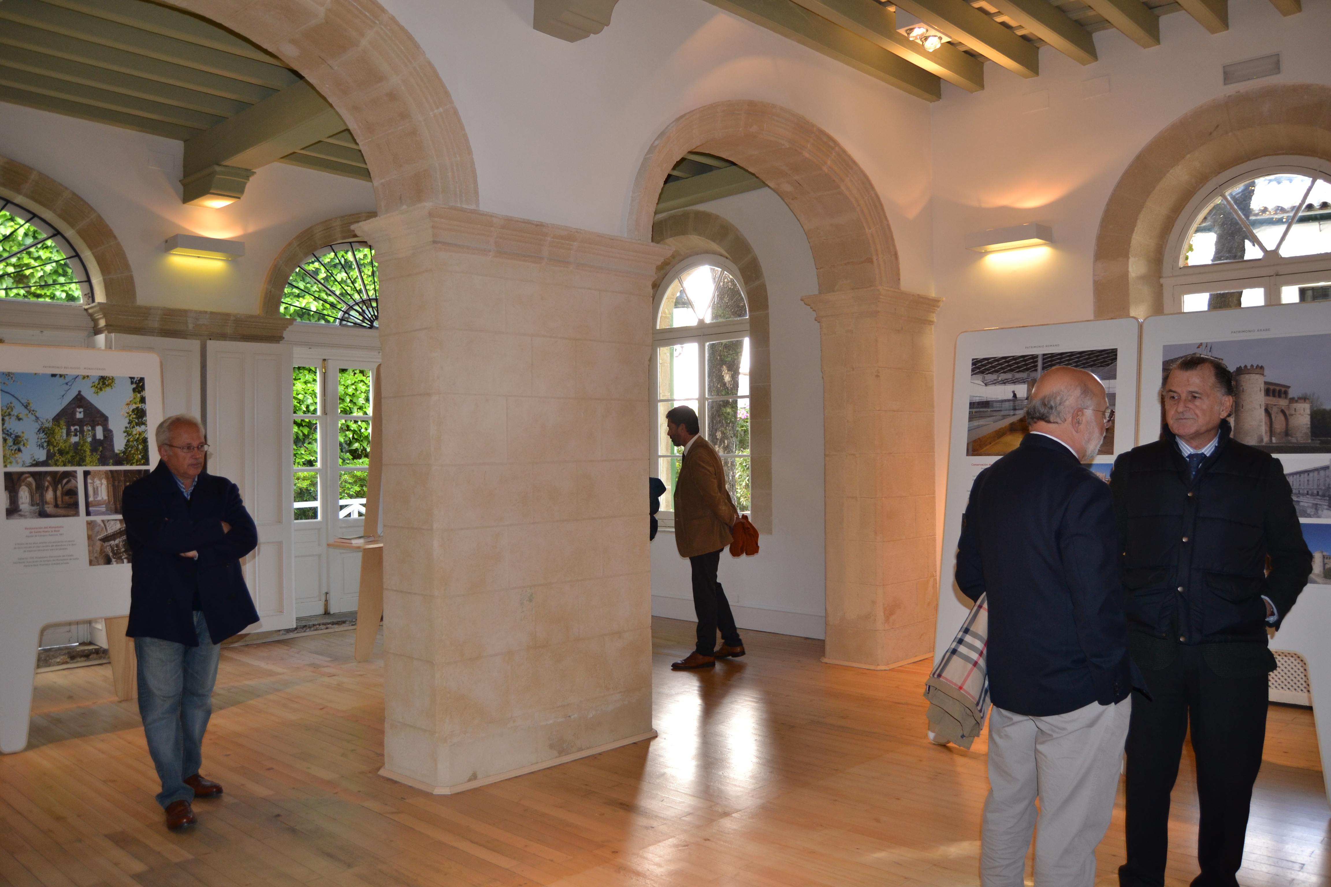 Inauguración de la Exposición Hispania Nostra; Re-Conociendo el Patrimonio Español en Europa. Aparece en la imagen, los distintos paneles exponiendo los premios de patrimonio de otros años, incluyendo el nuestro de este año al Toro de Osborne. 