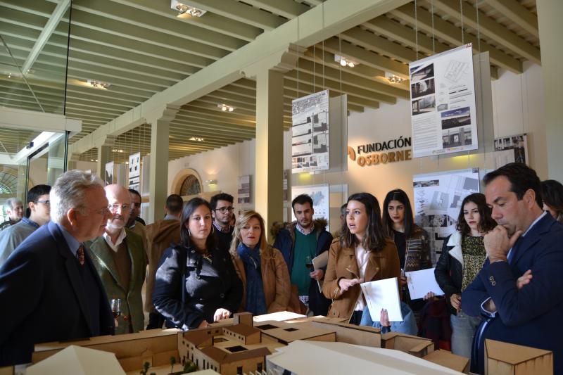 Presentación del proyecto Nuevos Usos Bodegas Centenarias en la sala de catas de la Bodega de Mora. Presentado por Ivan Llanza, director de Comunicación del Grupo Osborne, el concejal de urbanismo de El Puerto de Santa María, Ángel Quintana, Tomas Osborne, presidente de la Fundación Osborne y el Arquitecto Luis González-Boado