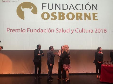 Recibiendo el premio "Salud y Cultura 2018" del SaludFestival Recibiendo el premio "Salud y Cultura 2018" del SaludFestival